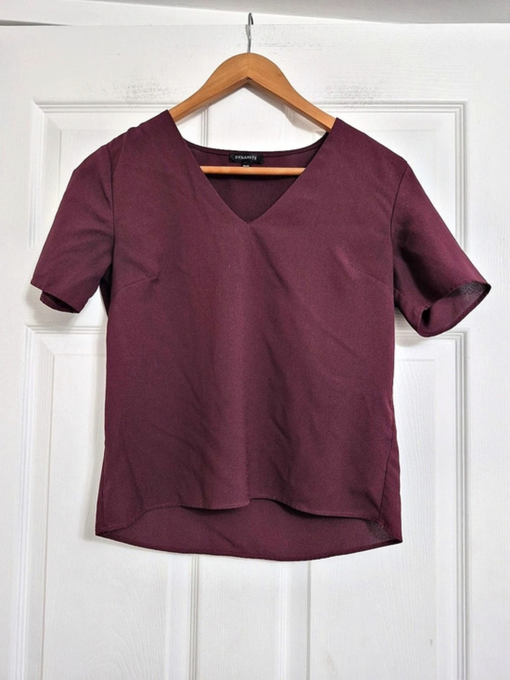 Dynamite Short Sleeve V-Neck Top in Purple Size XS Like New